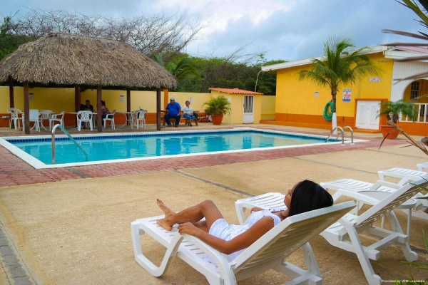 Coconut Inn (Oranjestad)